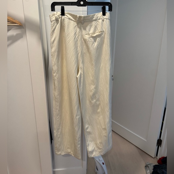 Cream colored & other stories pants. Super wearable, comfortable material. - Picture 3 of 8